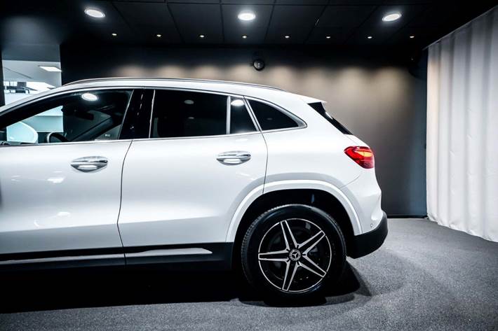 Hvid Mercedes EQA250+ fra 2025