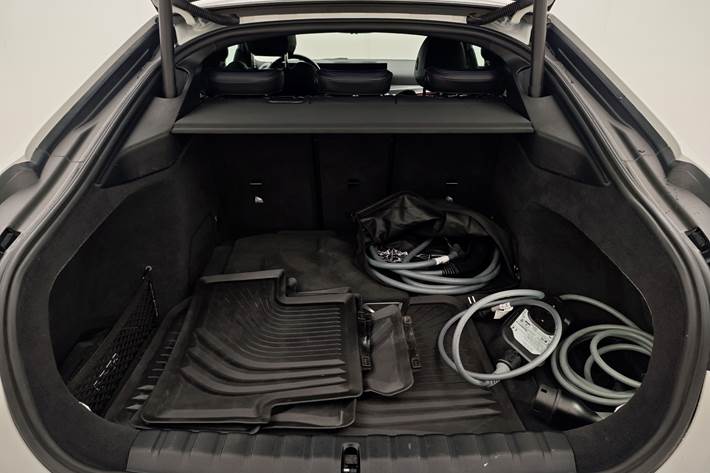 Hvid BMW i4 fra 2023