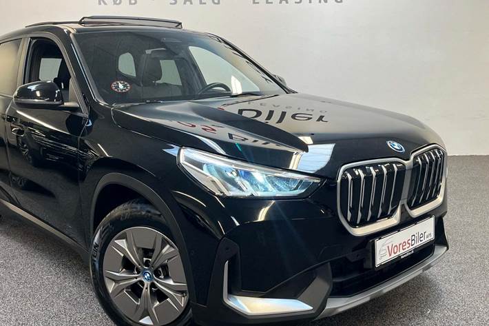 Sort BMW iX1 fra 2023