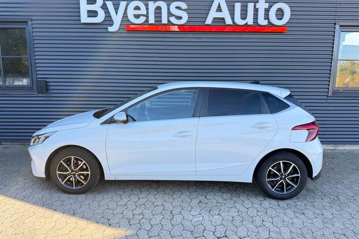 Hvid Hyundai i20 fra 2021