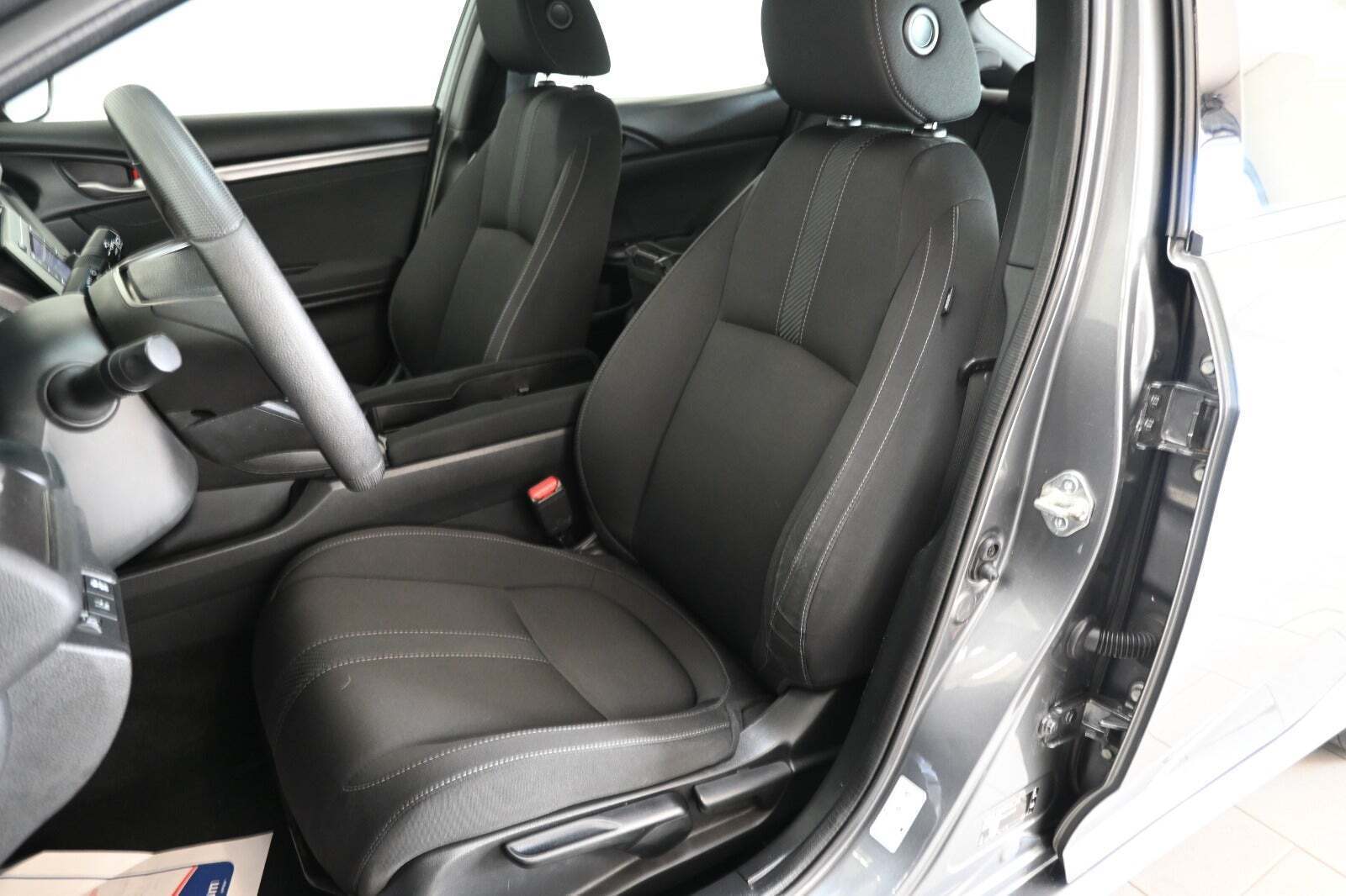 Grå Honda Civic fra 2017