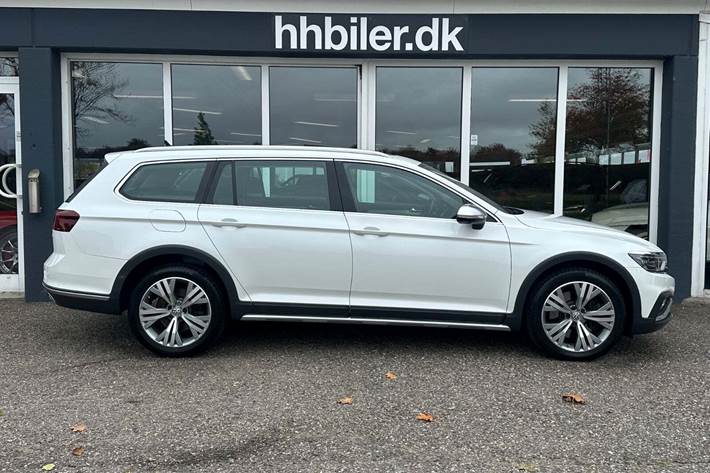 Hvid VW Passat Alltrack fra 2020