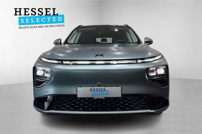 Grøn Xpeng G9 fra 2023