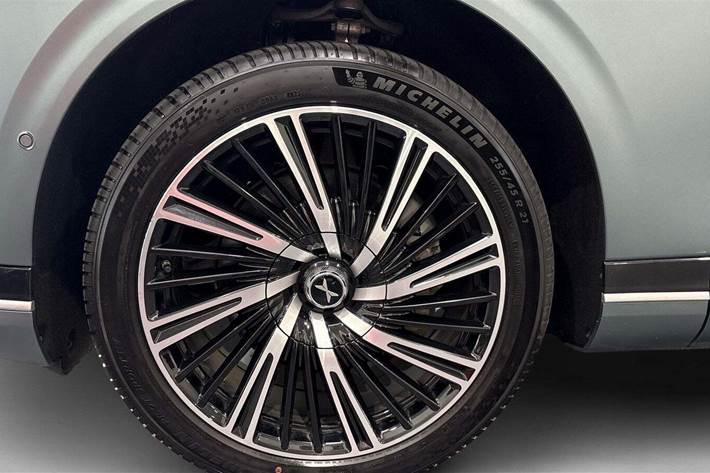 Grøn Xpeng G9 fra 2023