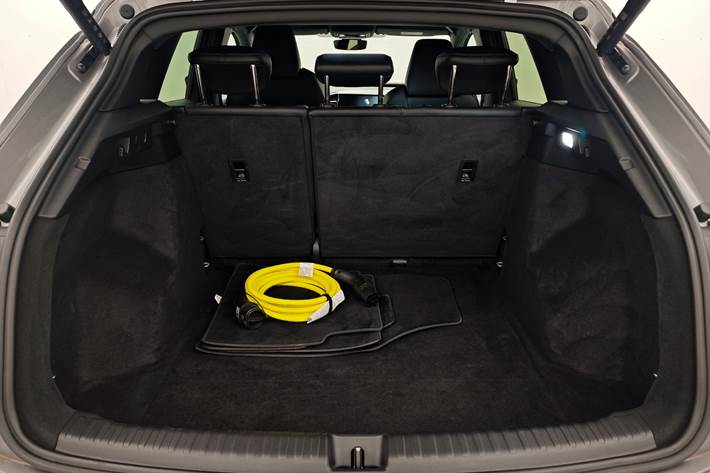 Grå Audi Q4 fra 2023