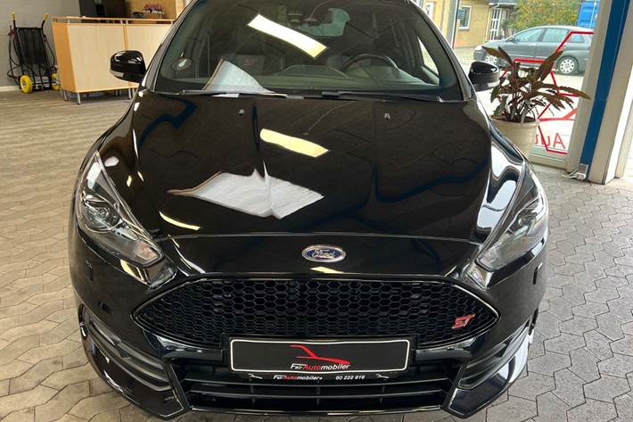 Sort Ford Focus fra 2015