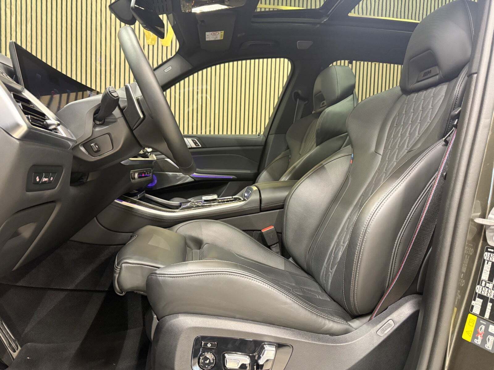 Brun BMW X5 fra 2024