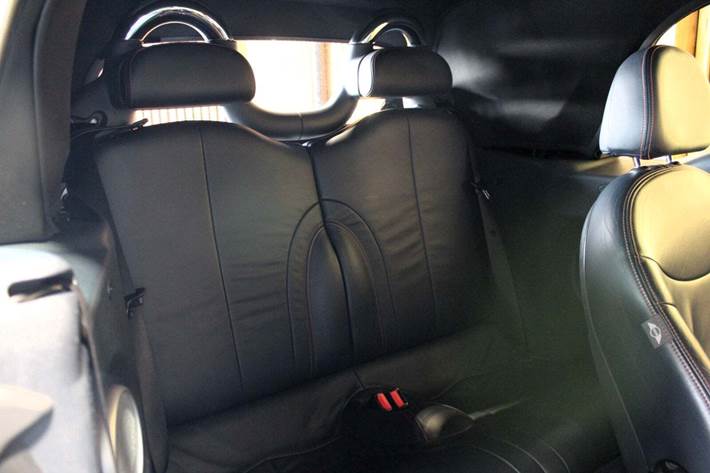 Blå Mini Cooper S fra 2006