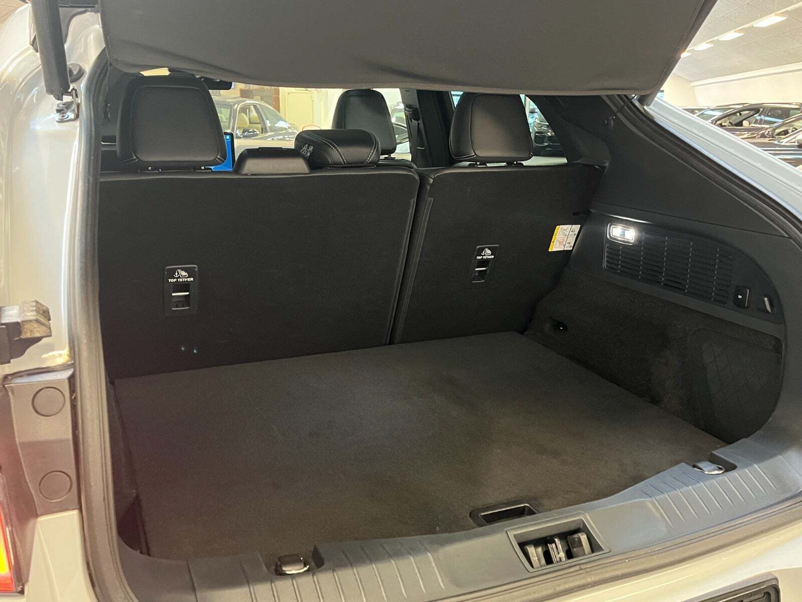 Hvid Ford Mustang Mach-E fra 2021