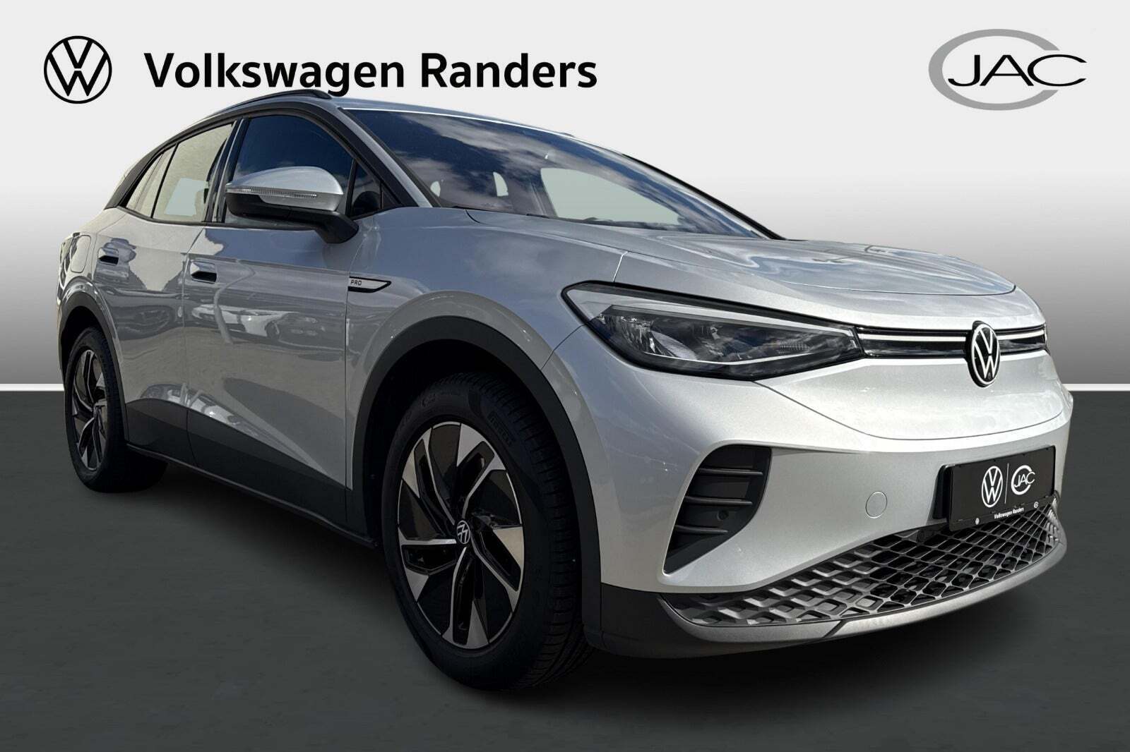 Grå VW ID.4 fra 2022 set udefra