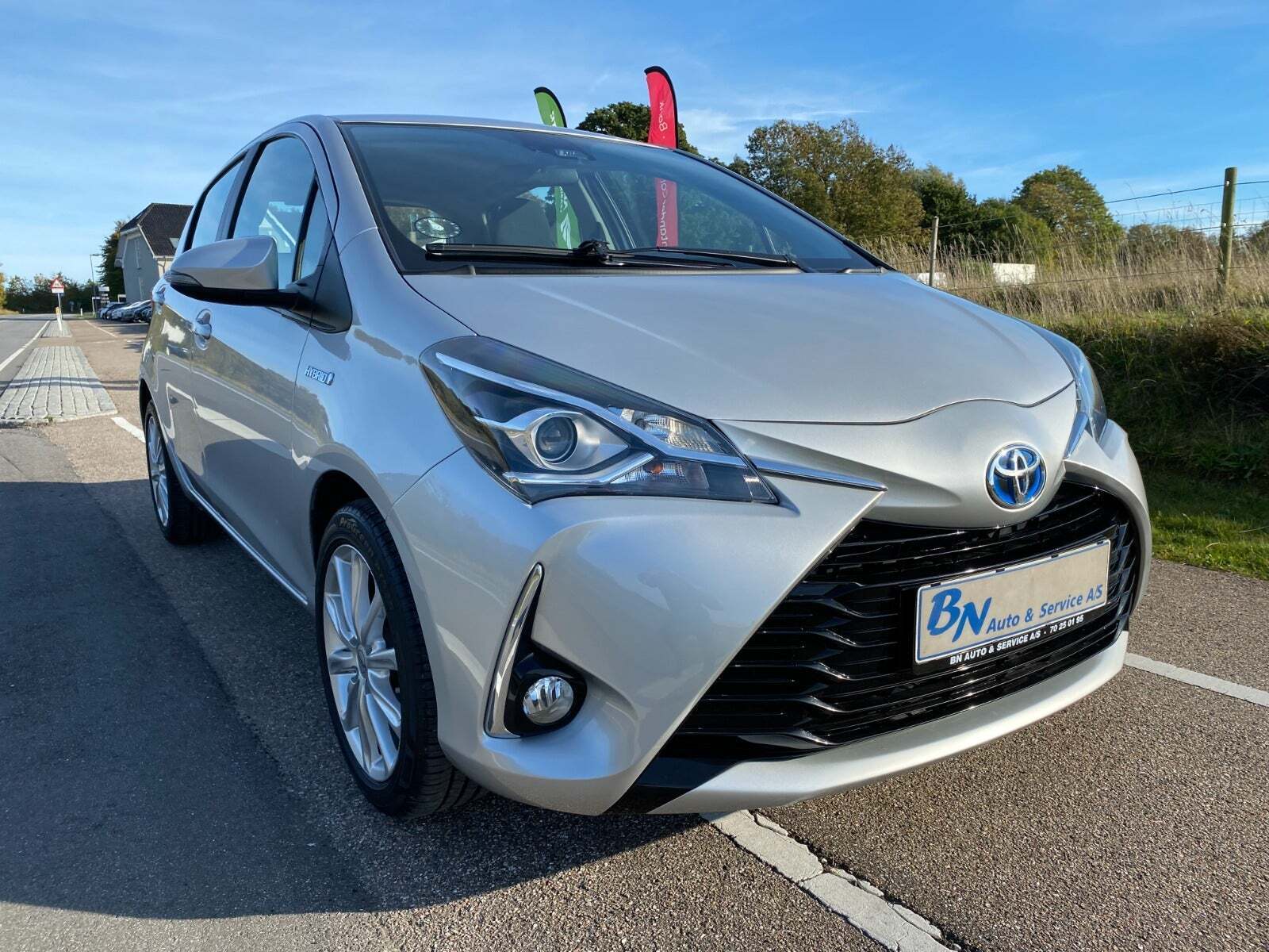 Sølv Toyota Yaris fra 2018