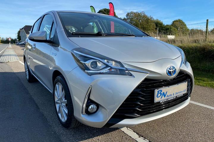 Sølv Toyota Yaris fra 2018