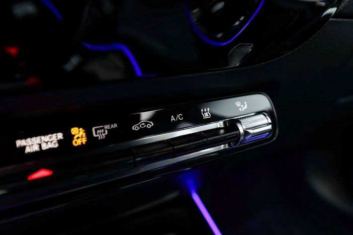 Grå Mercedes EQA250+ fra 2025