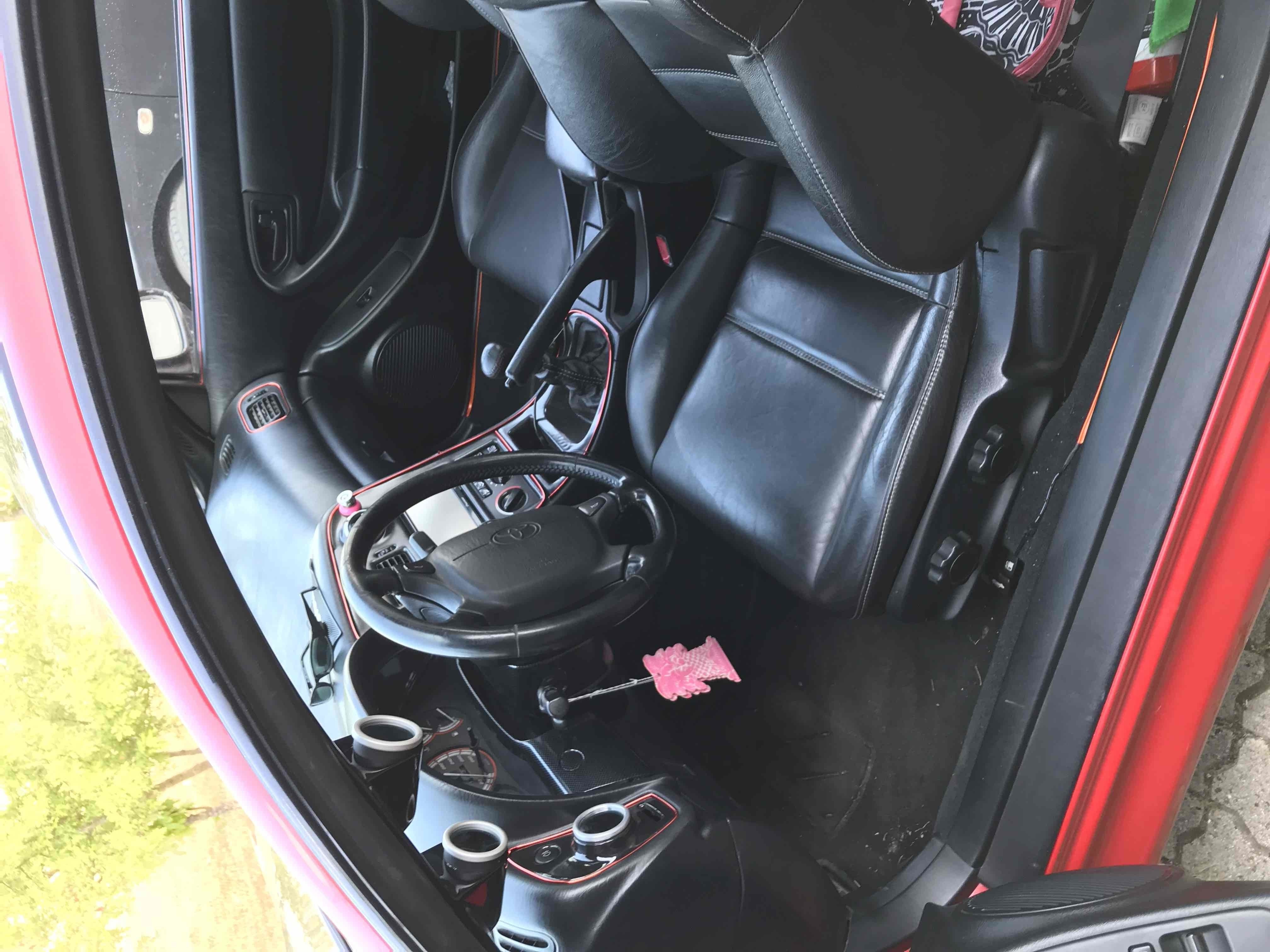Rød Toyota Celica fra 1993