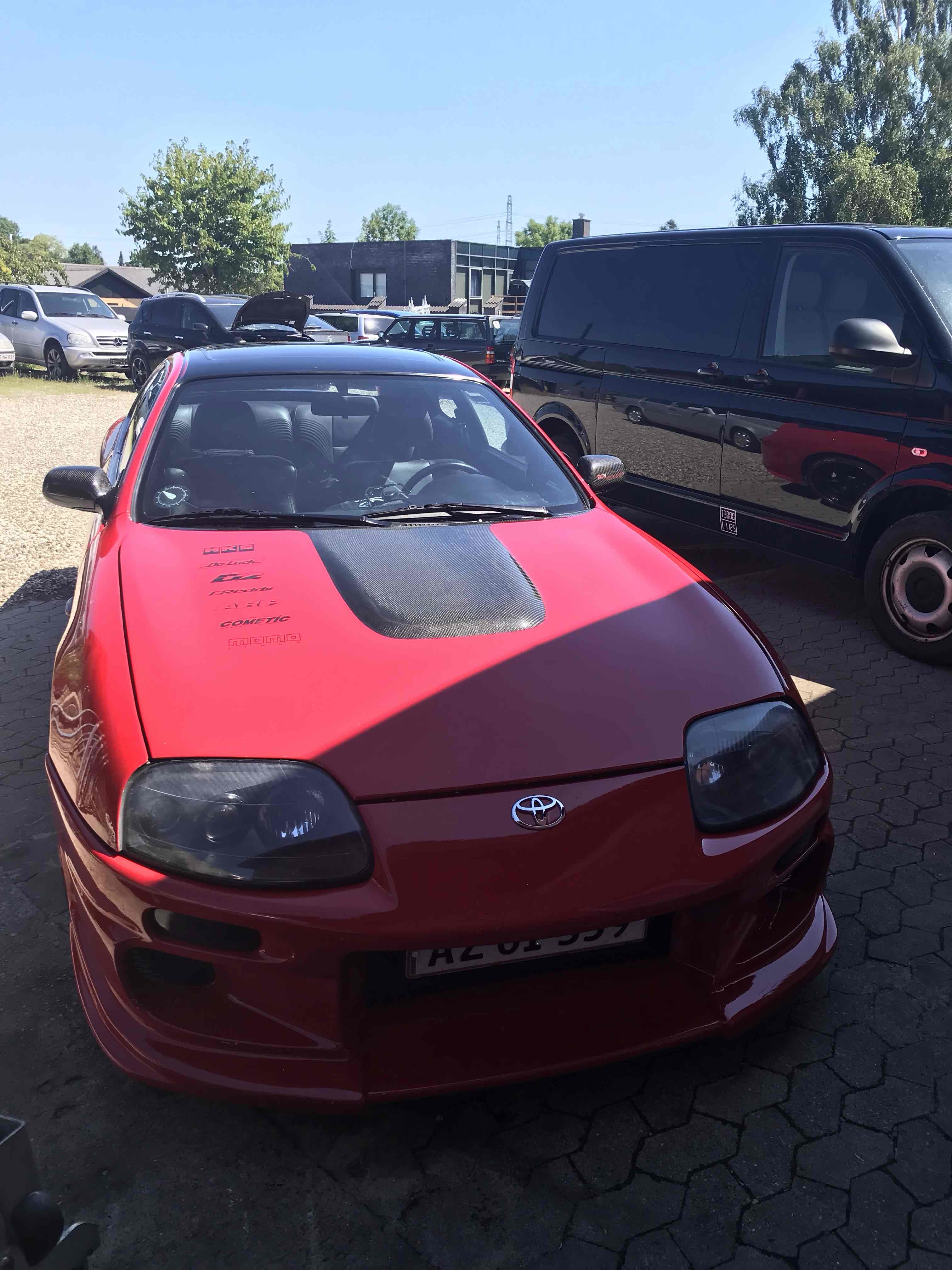 Rød Toyota Celica fra 1993