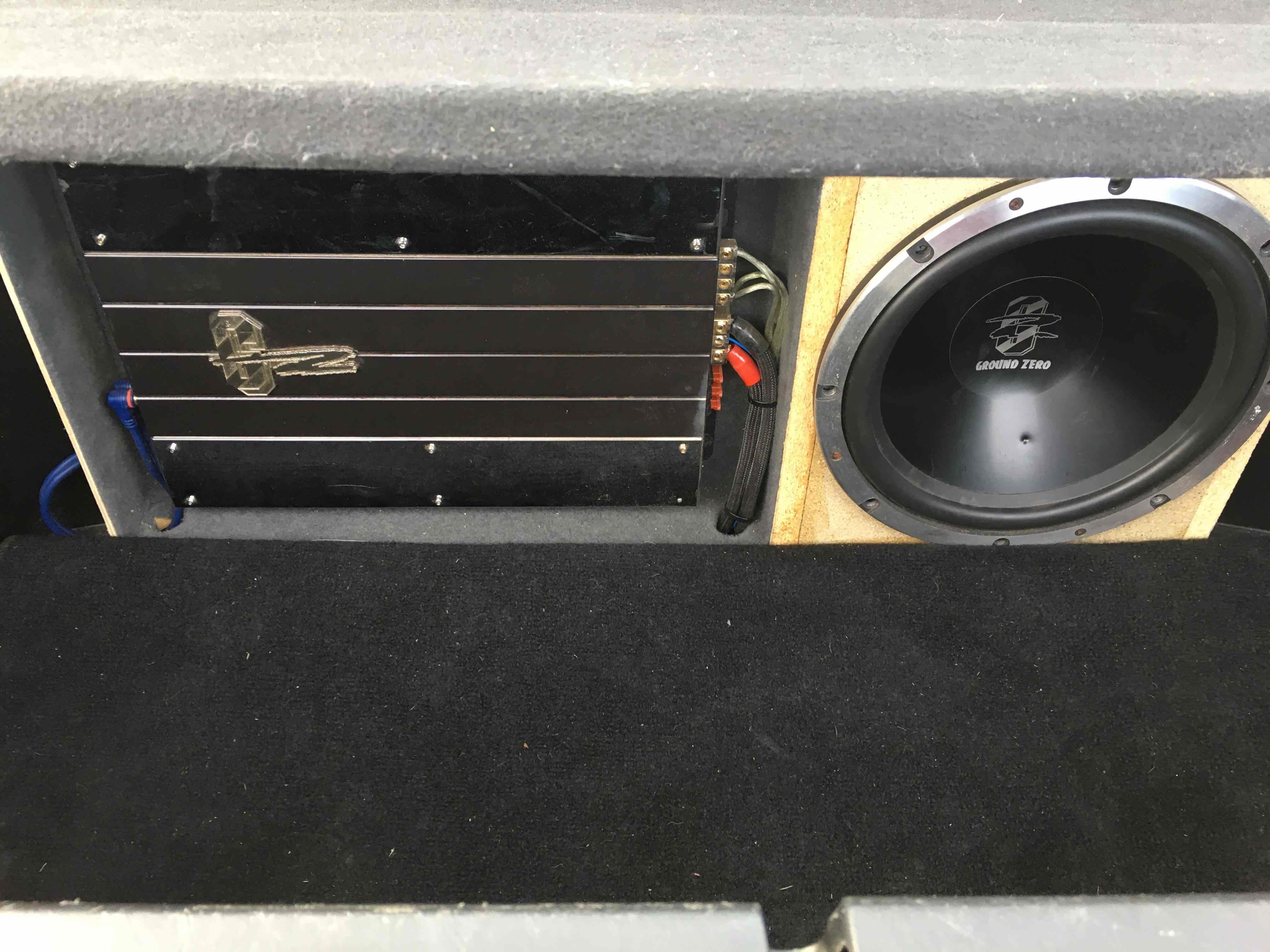 Rød Toyota Celica fra 1993