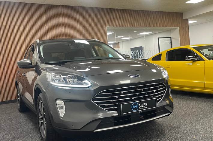 Grå Ford Kuga fra 2020