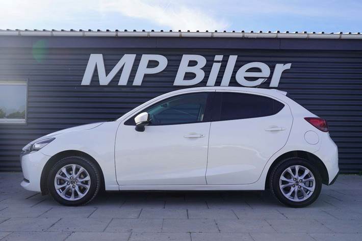 Hvid Mazda 2 fra 2020