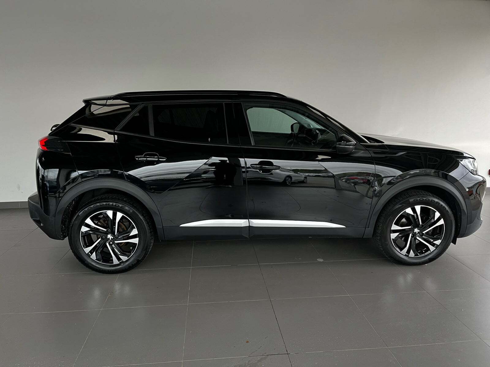 Peugeot 2008 1,2 PureTech 130 Edition:210+