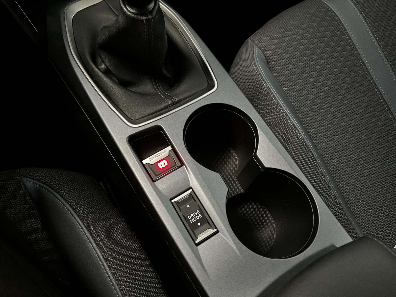 Sort Peugeot 2008 fra 2020