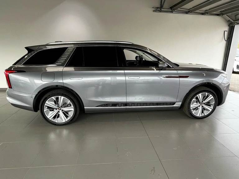 Hongqi E-HS9 99 Premium