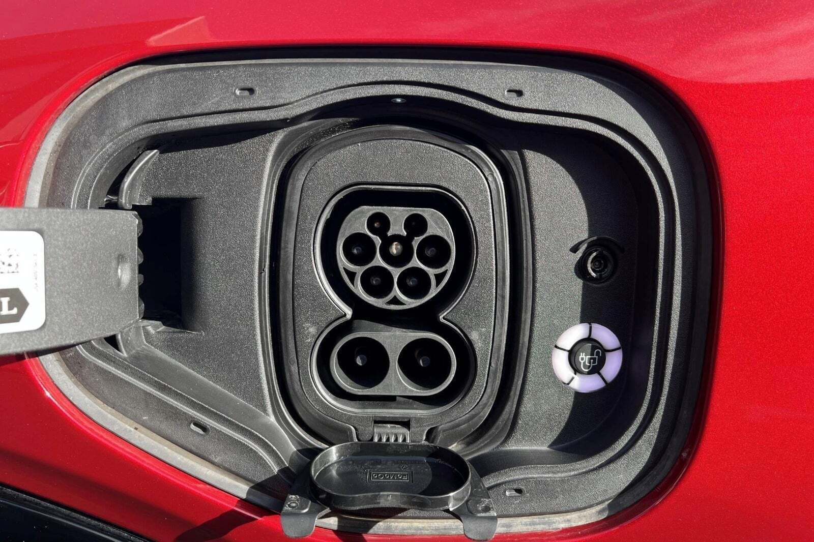 Rød Ford Mustang Mach-E fra 2022