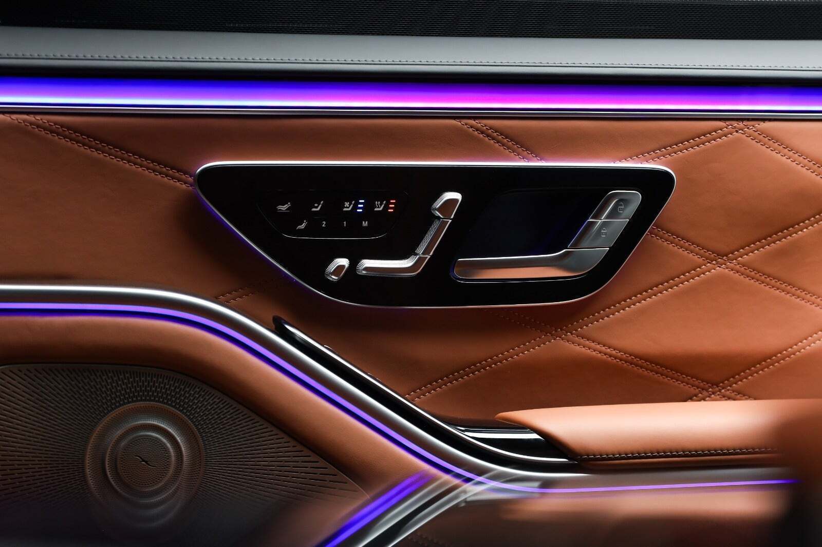 Grøn Mercedes S63 fra 2024