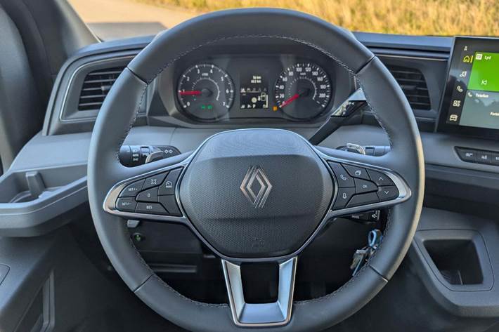 Hvid Renault Master V T35 fra 2025