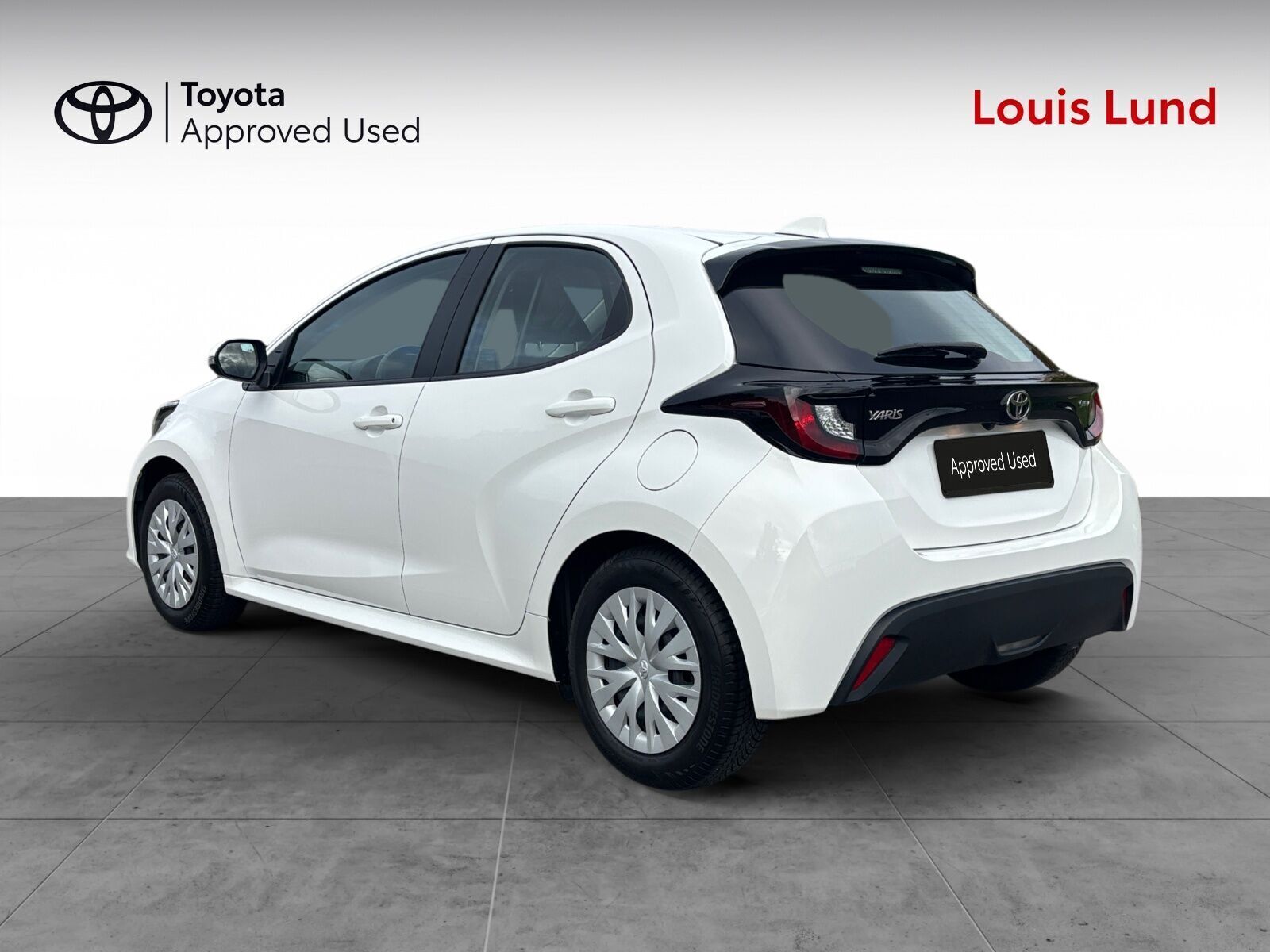 Hvid Toyota Yaris fra 2024