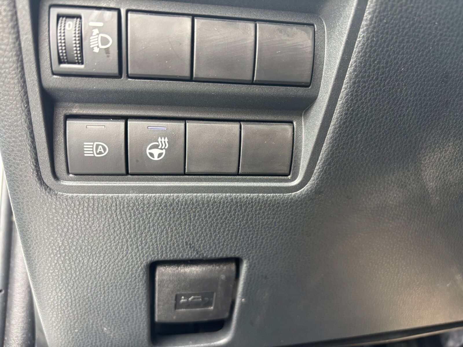 Hvid Toyota Yaris fra 2024