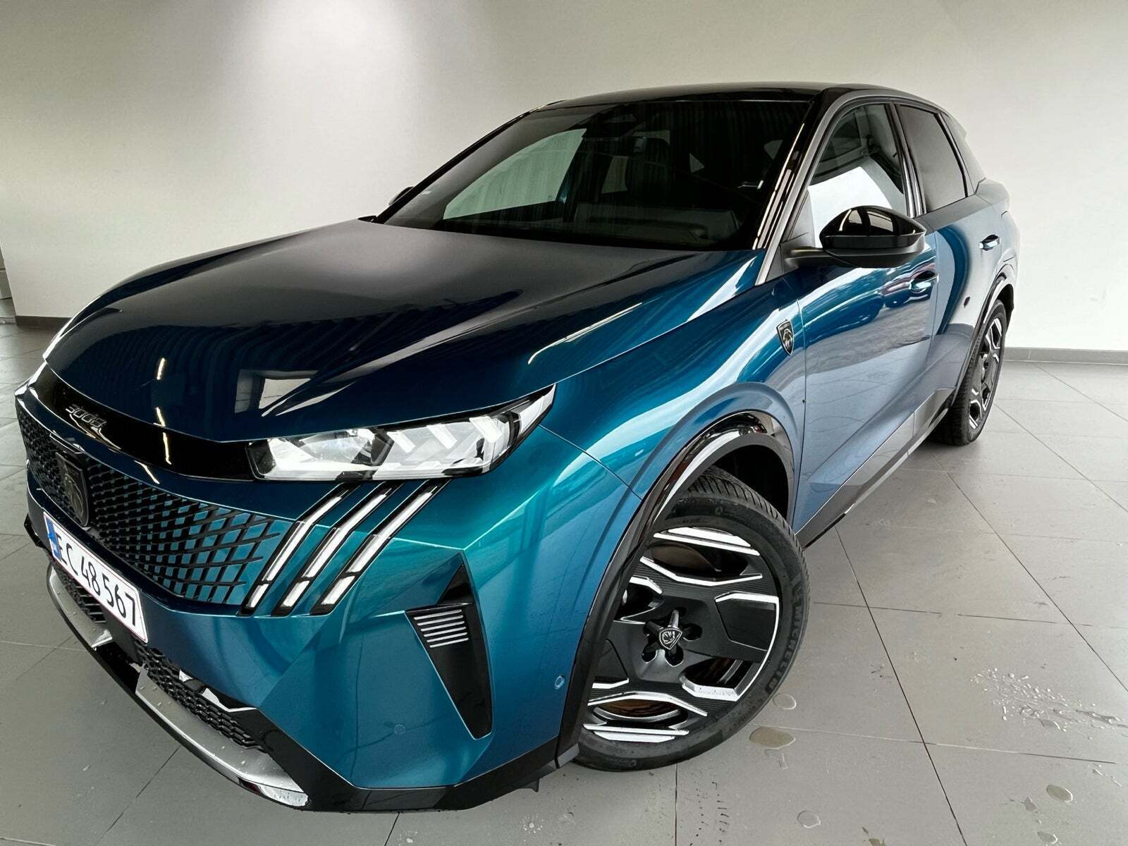 Peugeot e-3008 77 GT Pack