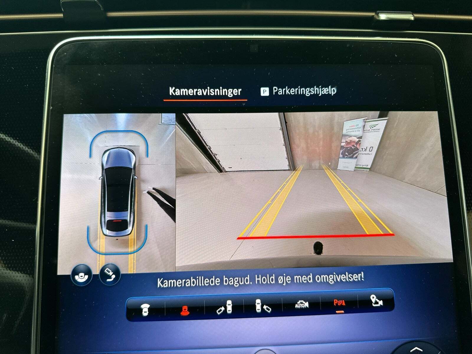 Sort Mercedes EQS450+ fra 2023