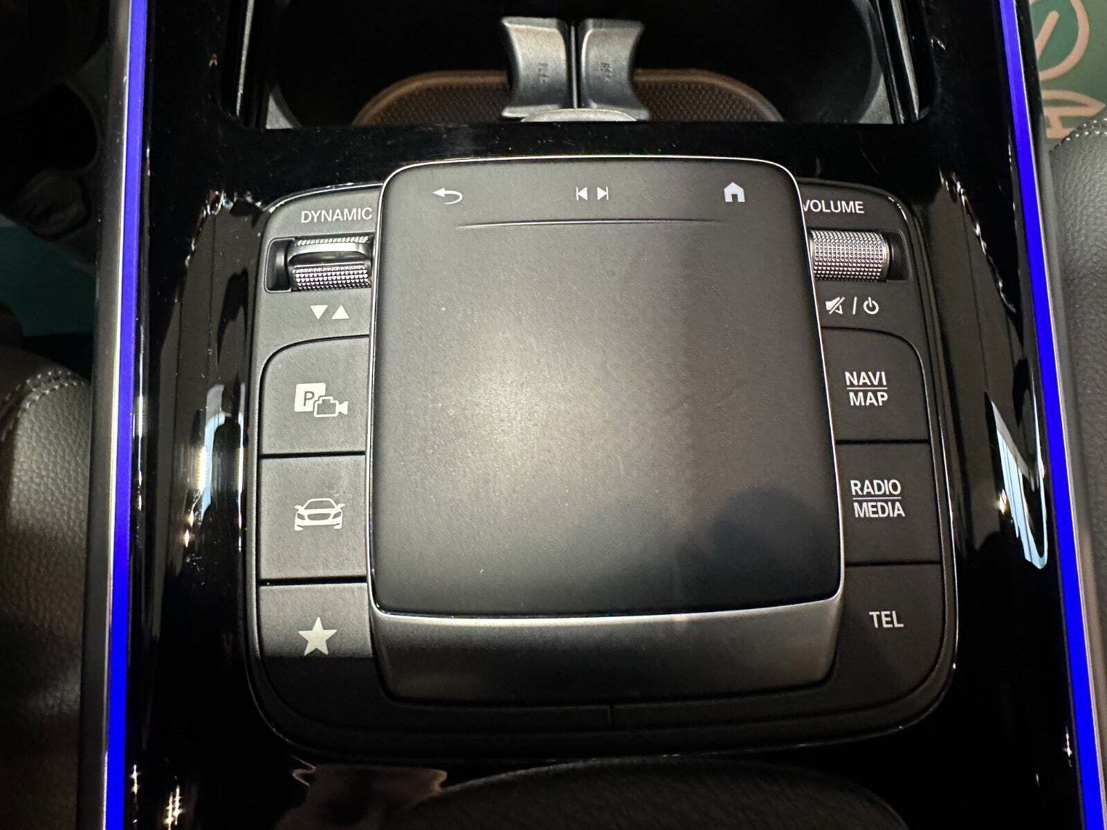 Hvid Mercedes EQA250 fra 2021