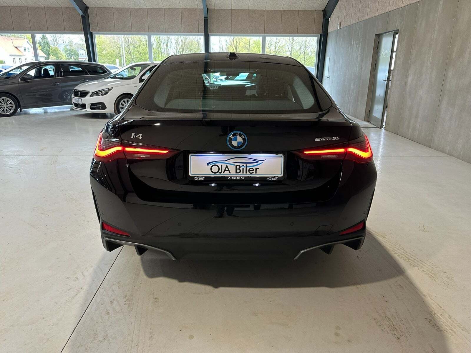 BMW i4 eDrive35