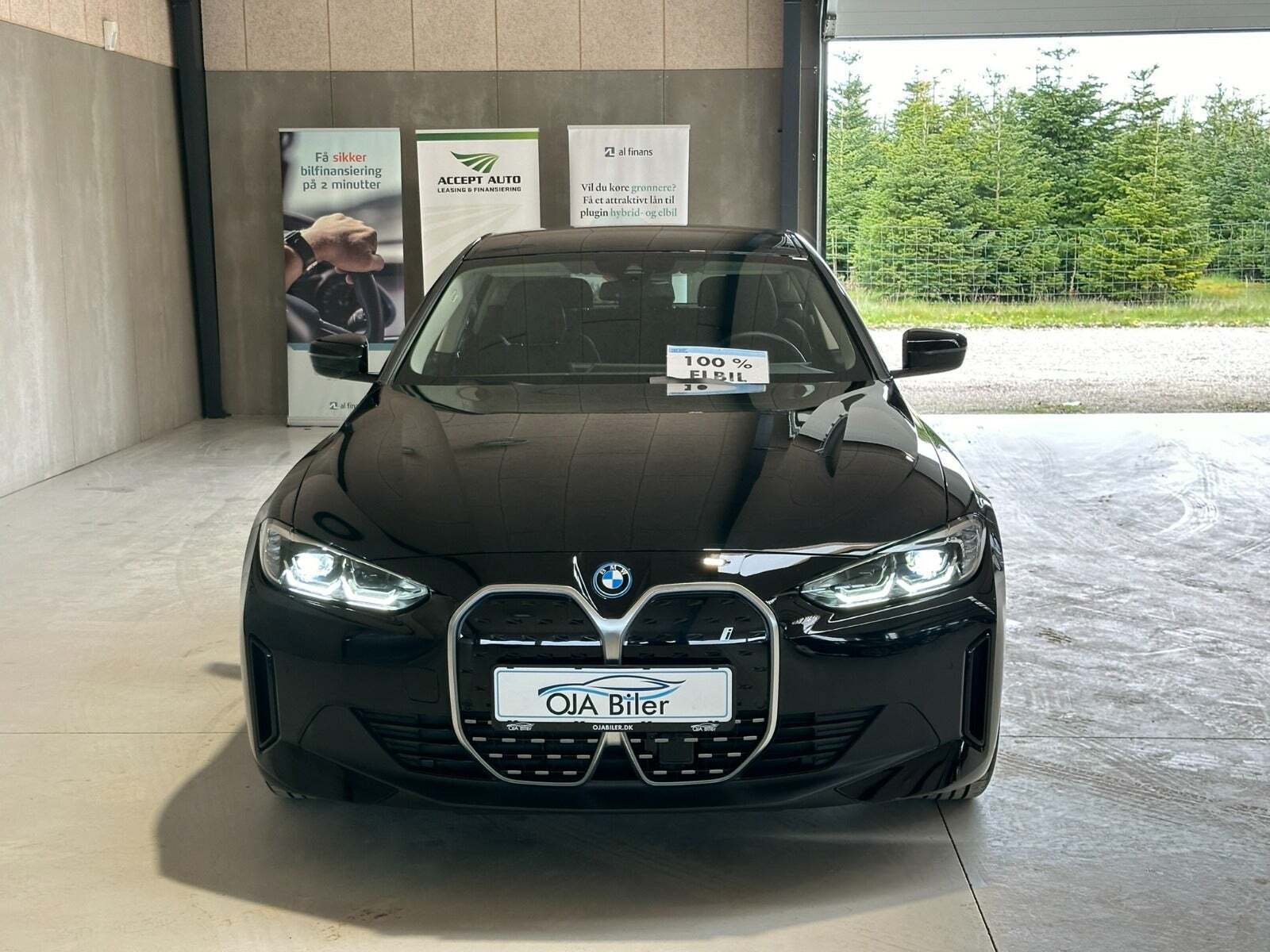 Sort BMW i4 fra 2023