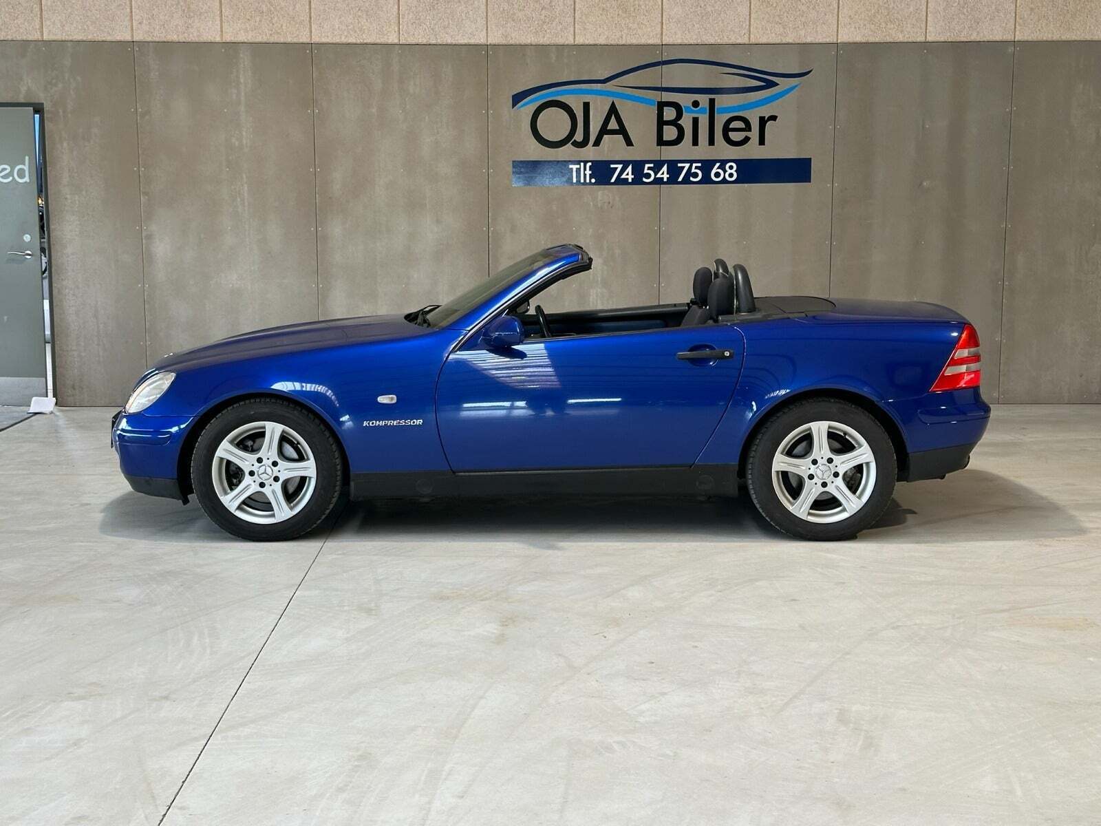 Blå Mercedes SLK230 fra 1999