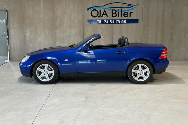 Blå Mercedes SLK230 fra 1999