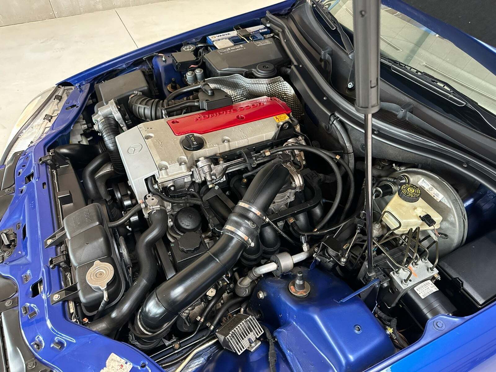 Blå Mercedes SLK230 fra 1999