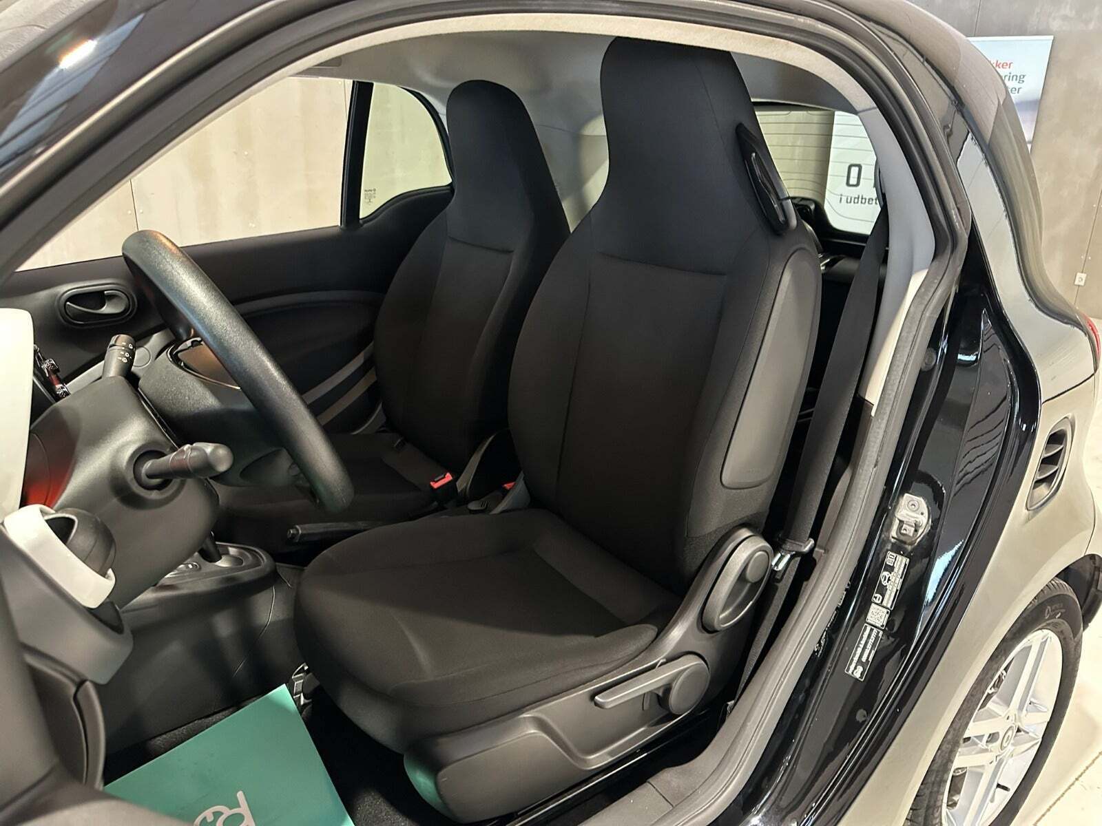 Sort Smart Fortwo fra 2021 set indefra