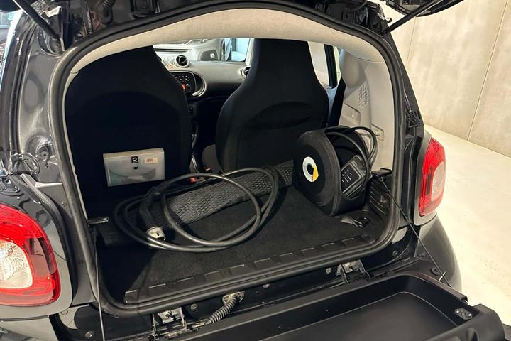 Sort Smart Fortwo fra 2021 set udefra
