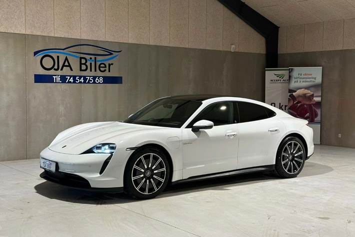 Hvid Porsche Taycan fra 2021 set udefra