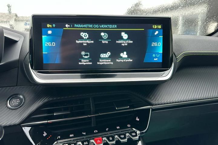 Hvid Peugeot e-208 fra 2023