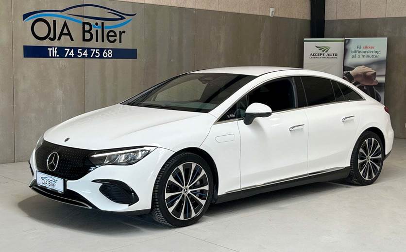 Mercedes EQE300 Electric Art