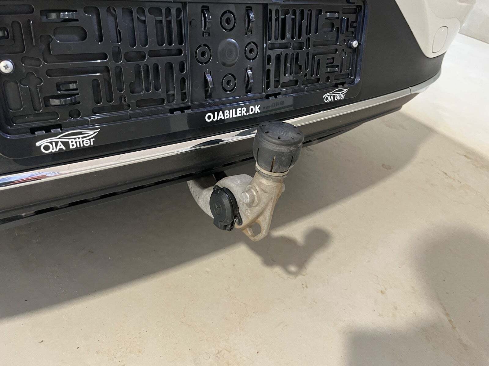 Mercedes EQE300 Electric Art