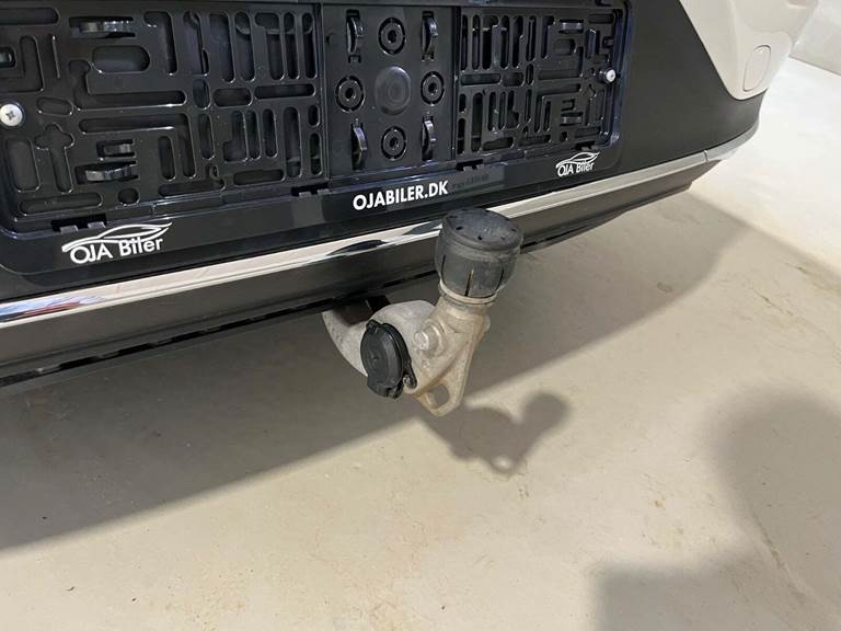 Mercedes EQE300 Electric Art