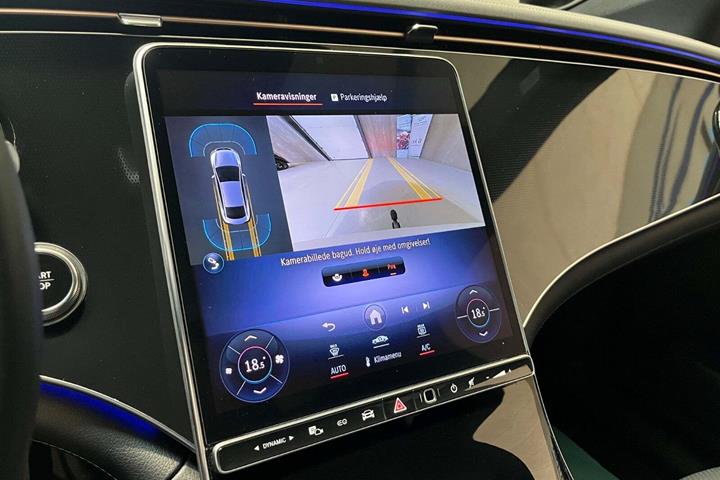 Hvid Mercedes EQE300 fra 2023