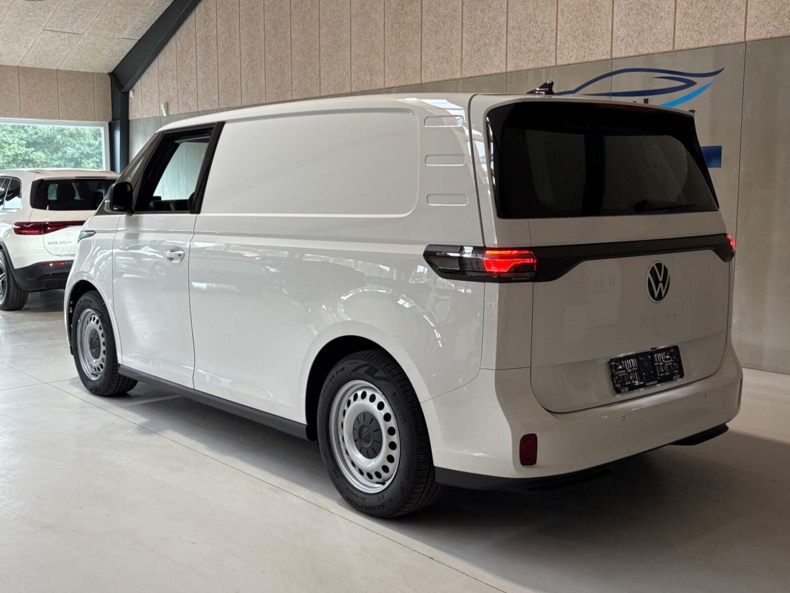 Hvid VW ID.Buzz fra 2025
