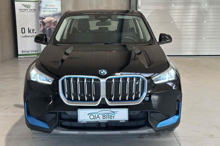 Sort BMW iX1 fra 2023