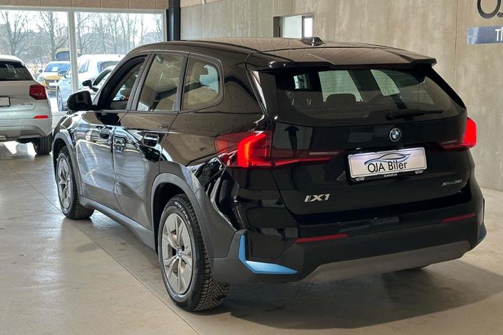 Sort BMW iX1 fra 2023