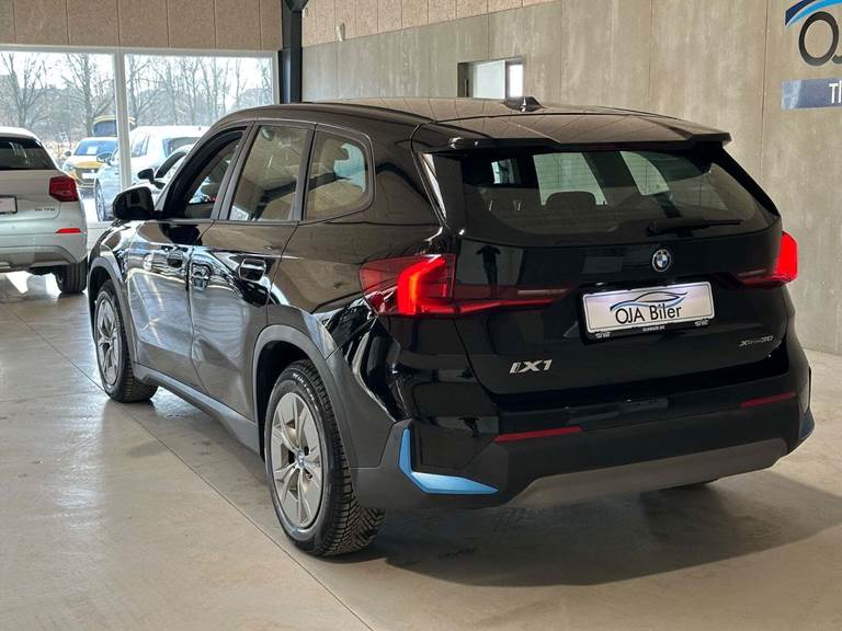 BMW iX1 xDrive30